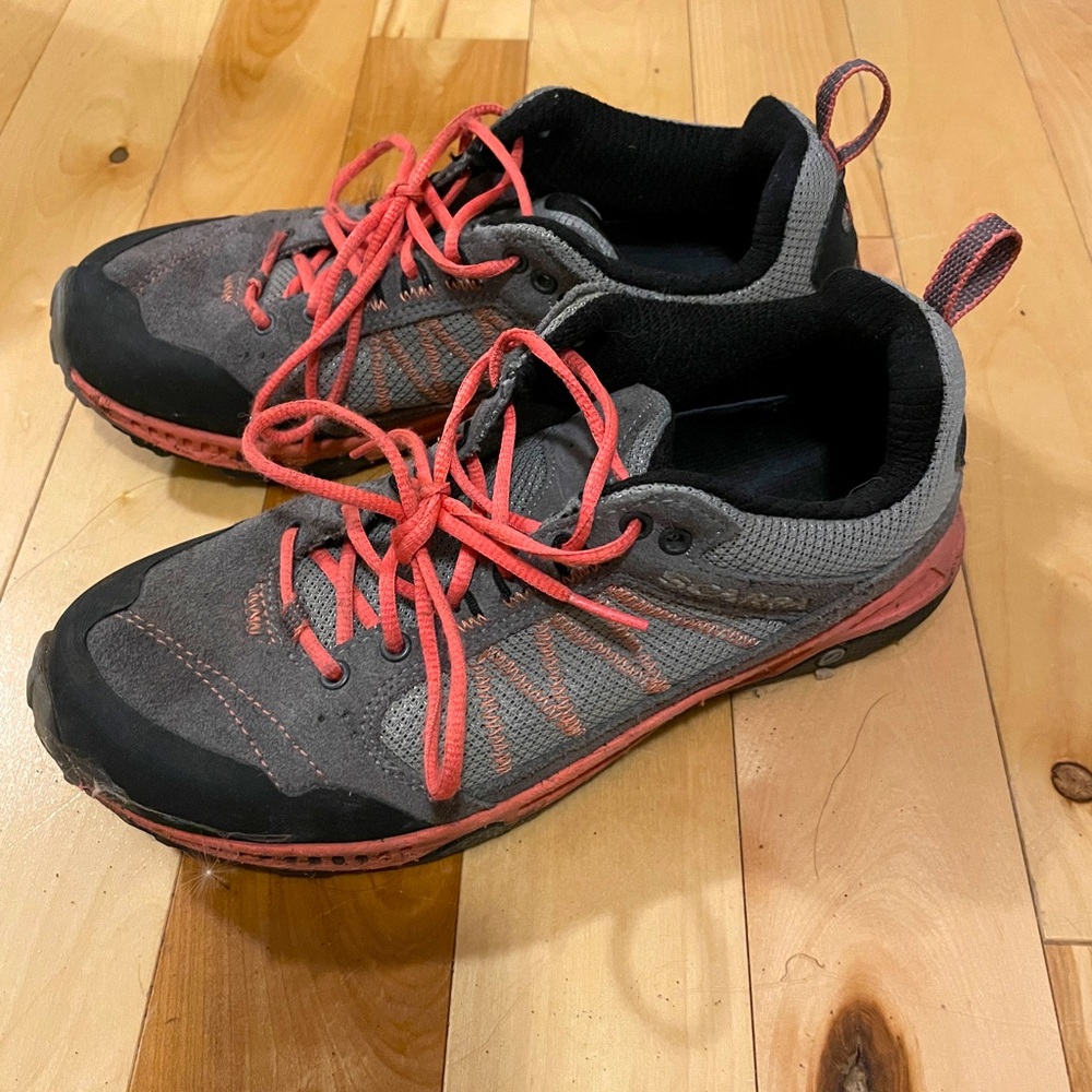 Scarpa Rapud women’s hiking shoes size 51/2 (36) in excellent condition